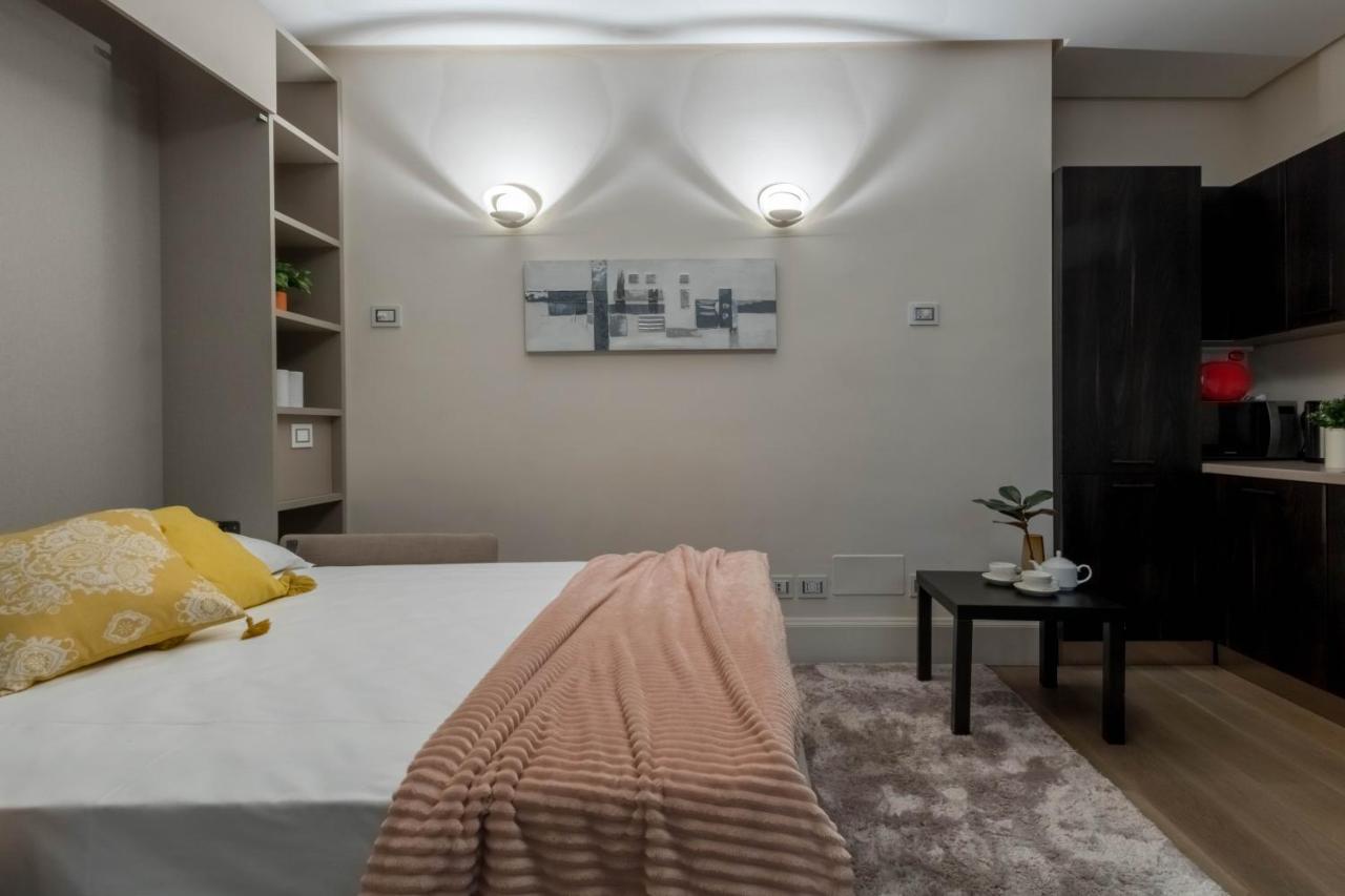 Joivy Elegant Studio For 2 Near Duomo Di Milan Apartment Luaran gambar