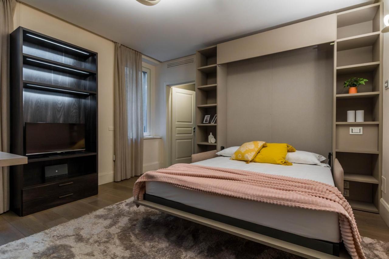 Joivy Elegant Studio For 2 Near Duomo Di Milan Apartment Luaran gambar